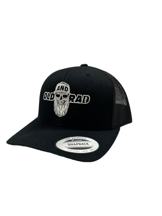 CURVED BILL TRUCKER SNAPBACK