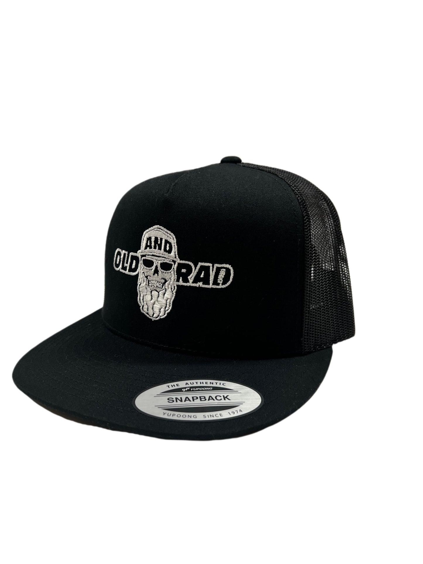 FLAT BILL TRUCKER SNAPBACK