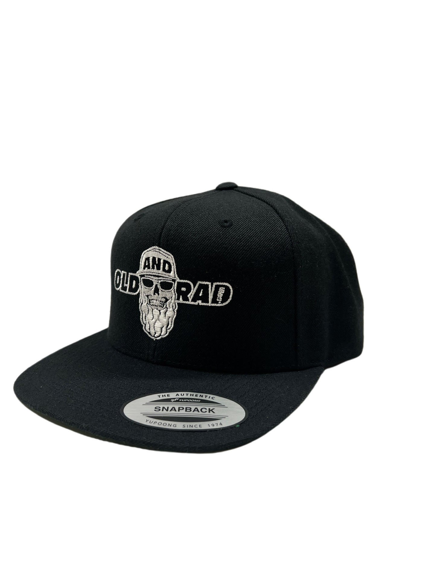 FLAT BILL SNAPBACK